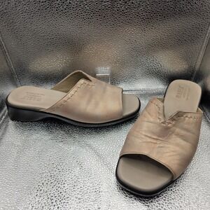 Munro Women's Leather Slide Sandals Size 10 Champagne Comfort Fit Made in USA